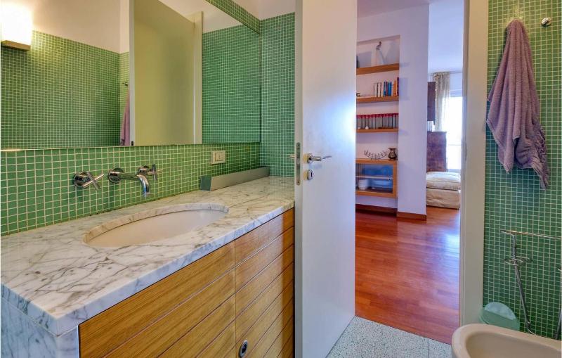 Beach Front Apartment In Rapallo With Wifi - image 19
