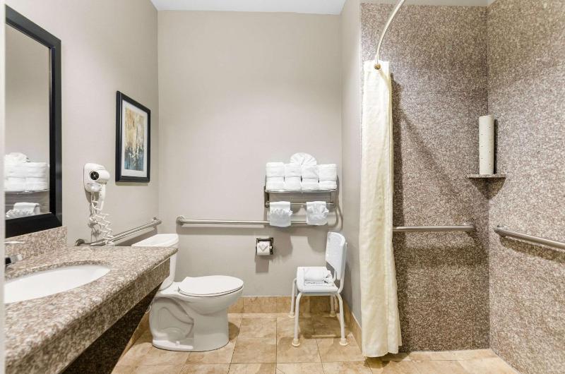 King Suite - Disability Access/Non-Smoking image 3