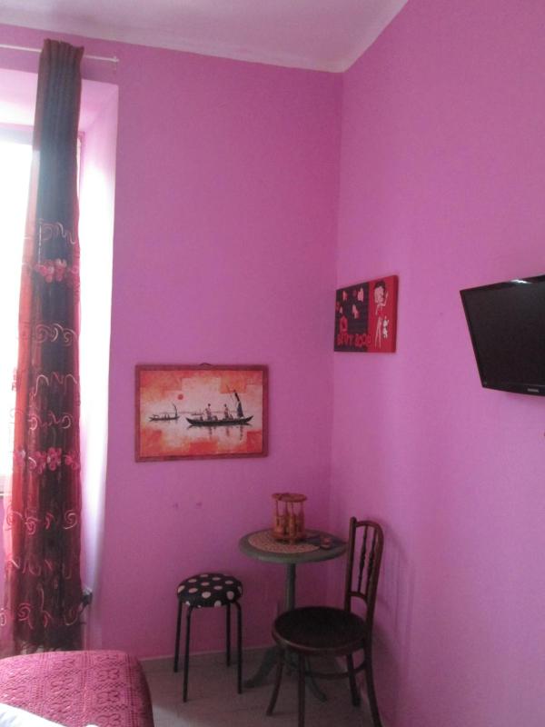 Double or Twin Room image 3