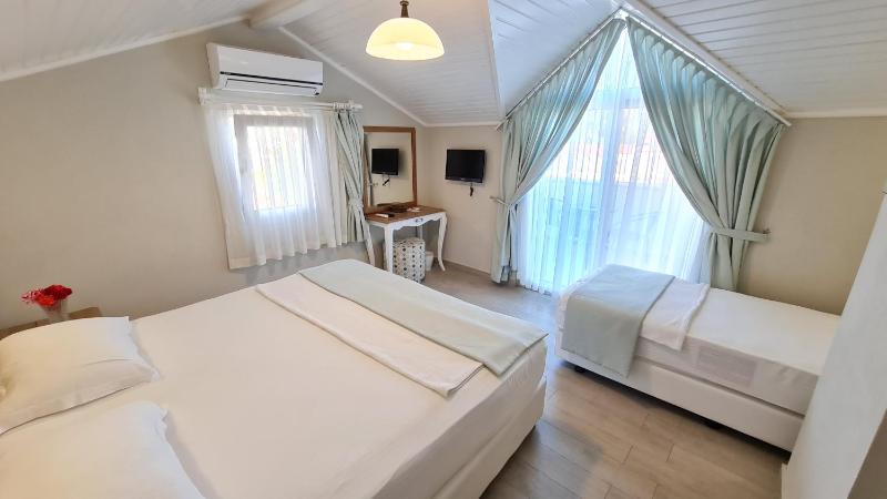Double Room with Terrace - Penthouse image 3