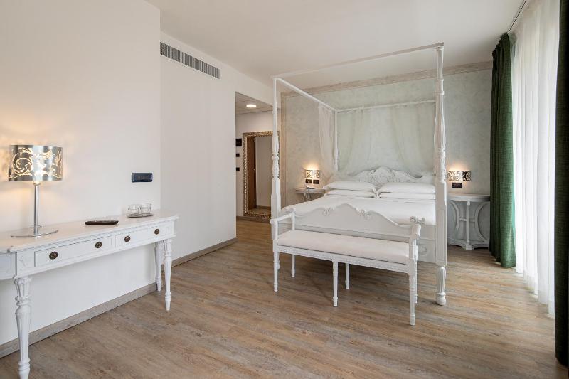 Junior Suite image 3