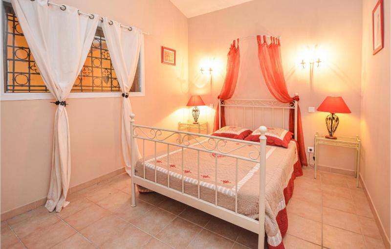 Two-Bedroom Holiday Home image 4