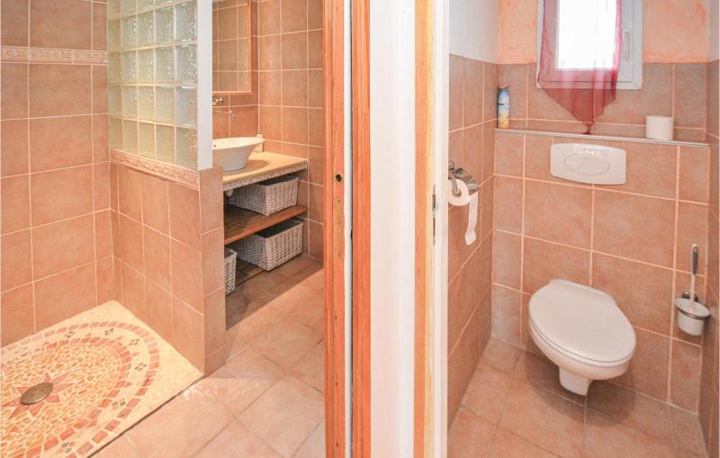 Two-Bedroom Holiday Home image 3