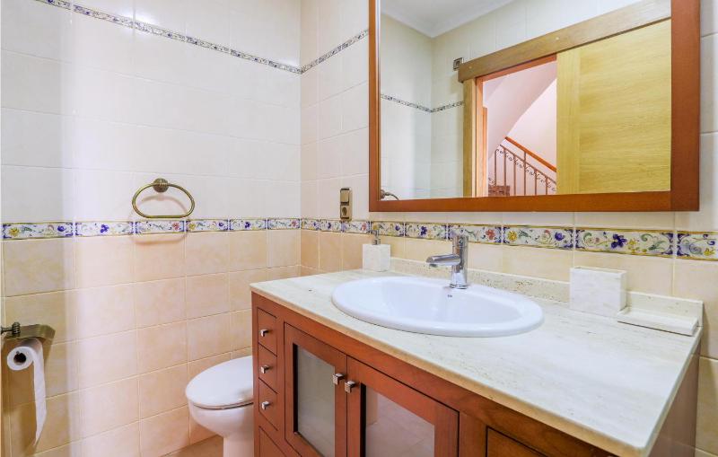 Awesome Home In Santa Pola With Wifi - image 8