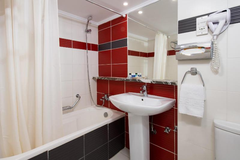 Double or Twin Room with Sea View image 3