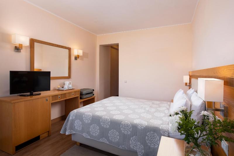 Standard Single Room image 3