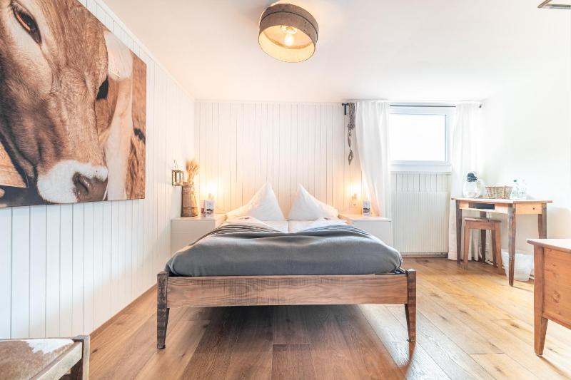 Double Room image 4
