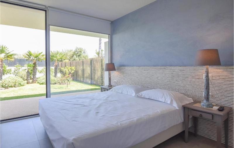 Two-Bedroom Holiday Home image 4