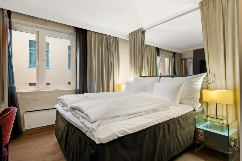 Standard Double or Twin Room image 3