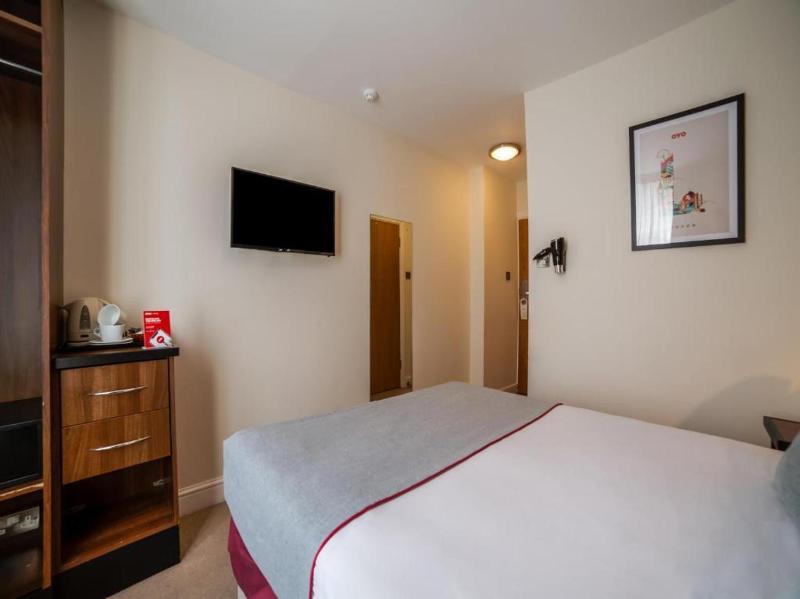 Large Double Room image 2