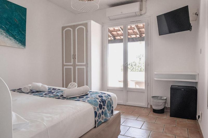 Family Room with a Terrace - Sea View image 4