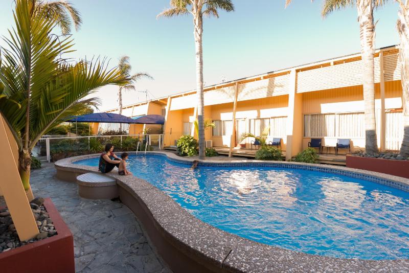 Oasis Beach Resort - image 10