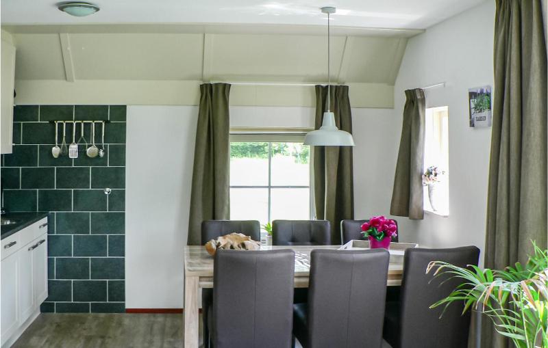 Three-Bedroom Holiday Home  image 3