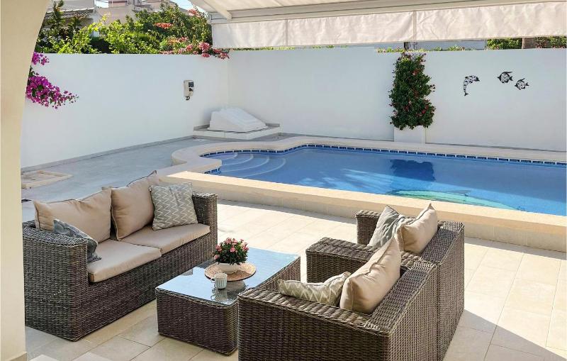 Amazing Home In El Chaparral With Wifi - image 7