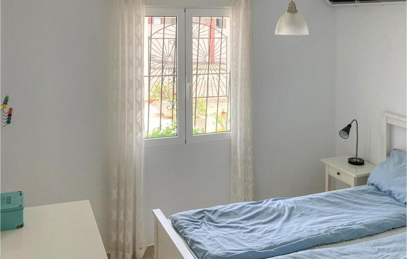 Amazing Home In El Chaparral With Wifi - image 15