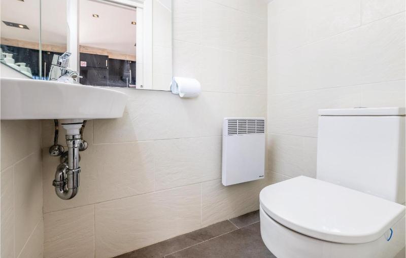 Three-Bedroom Holiday Home  image 2