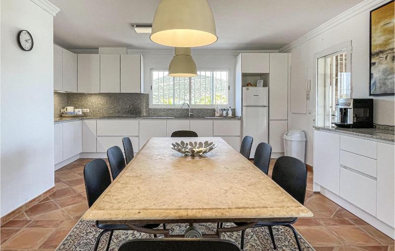Nice Home In Las Lagunas De Mijas - image 20