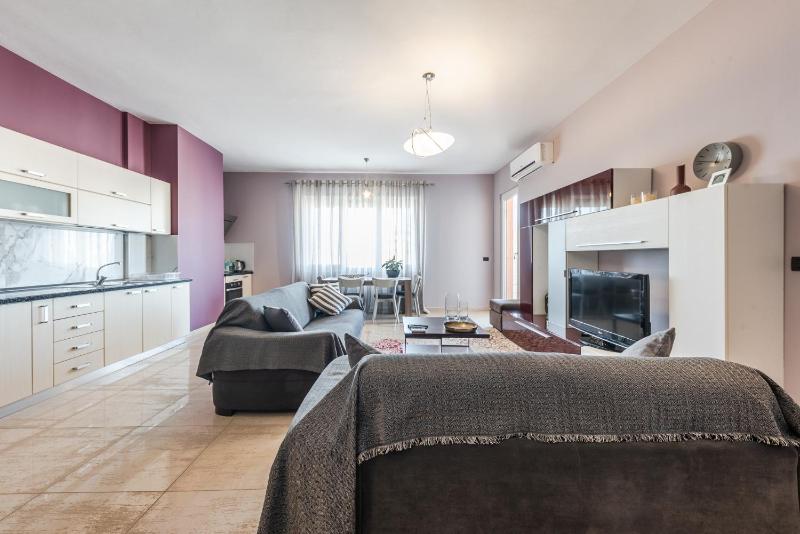 Main square apartment - image 12