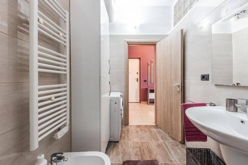 Main square apartment - image 9