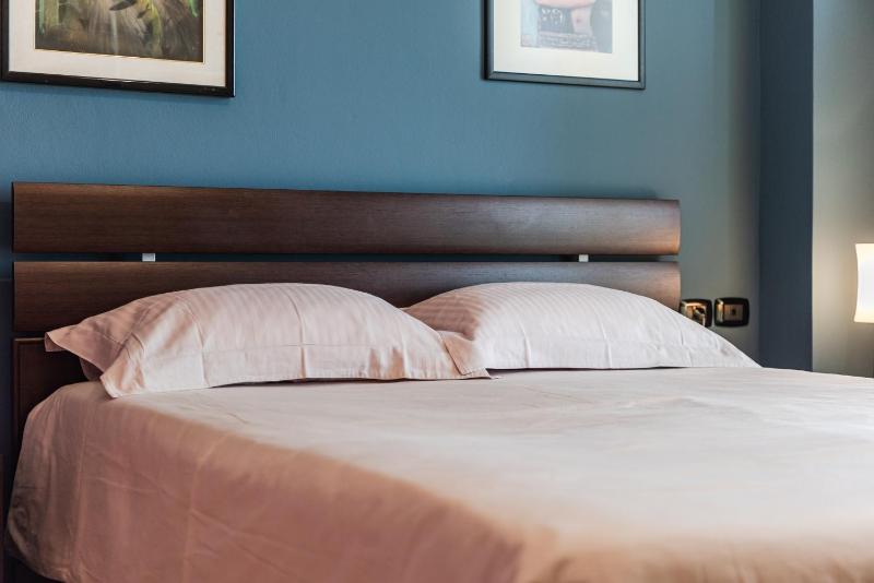Main square apartment - image 2