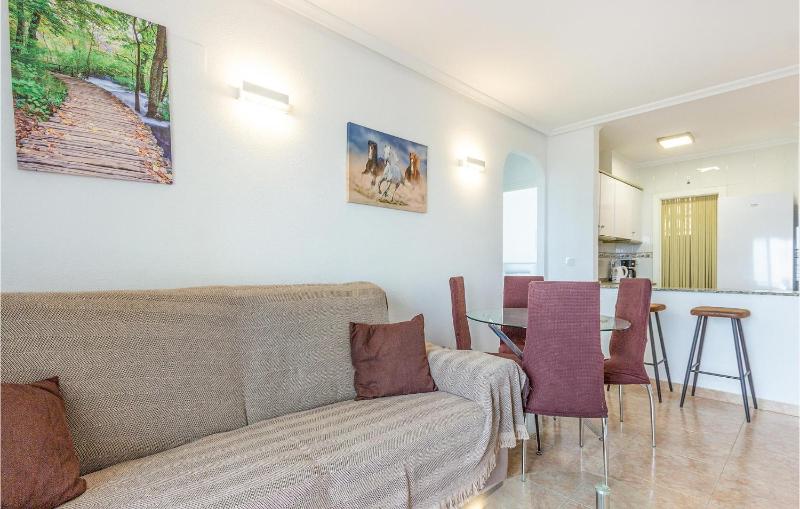 Awesome Apartment In Torrevieja With Wifi - image 5