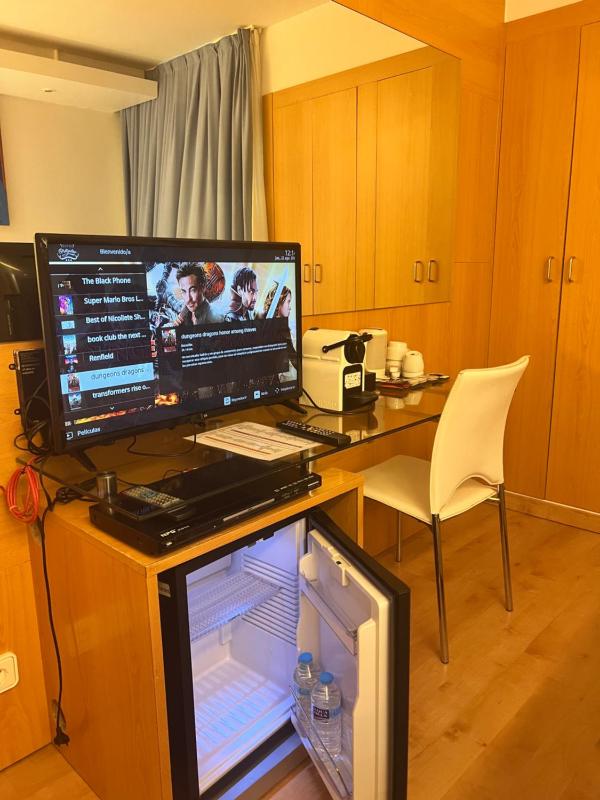 Single Room image 3