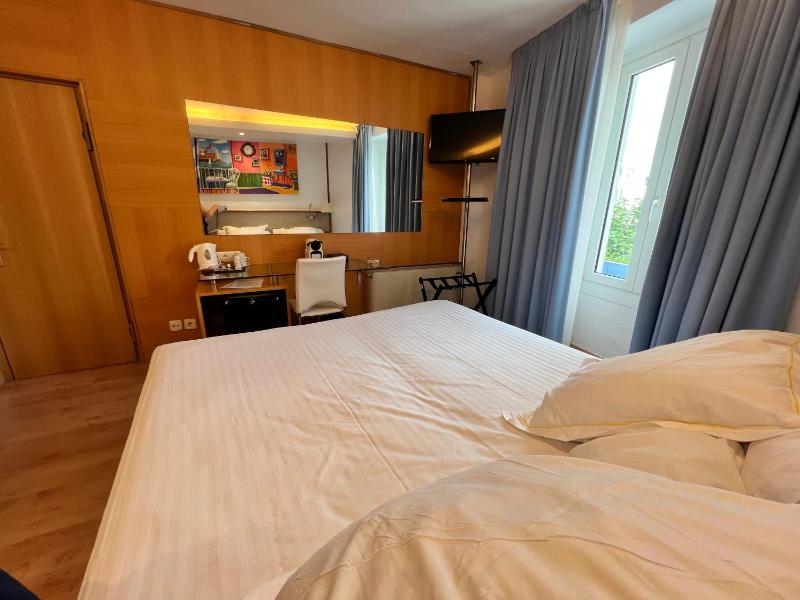 Single Room image 1
