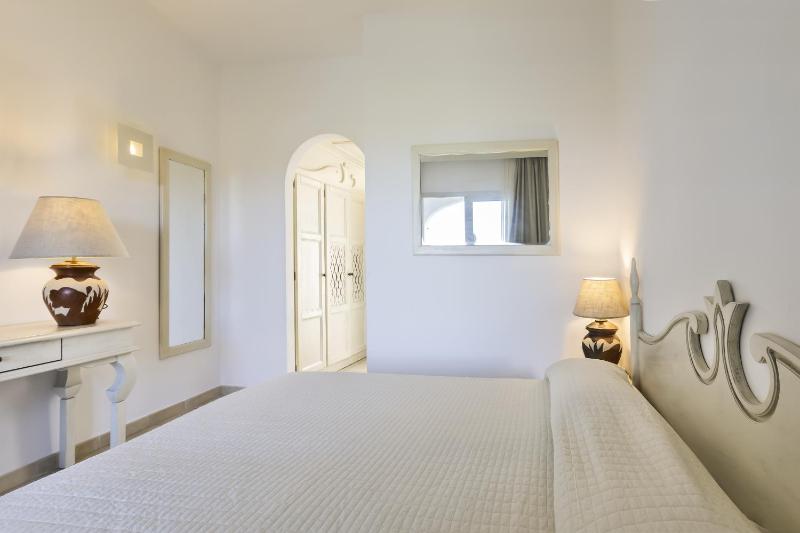 Double Room with Garden View image 3