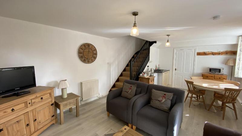 One-Bedroom Cottage image 4