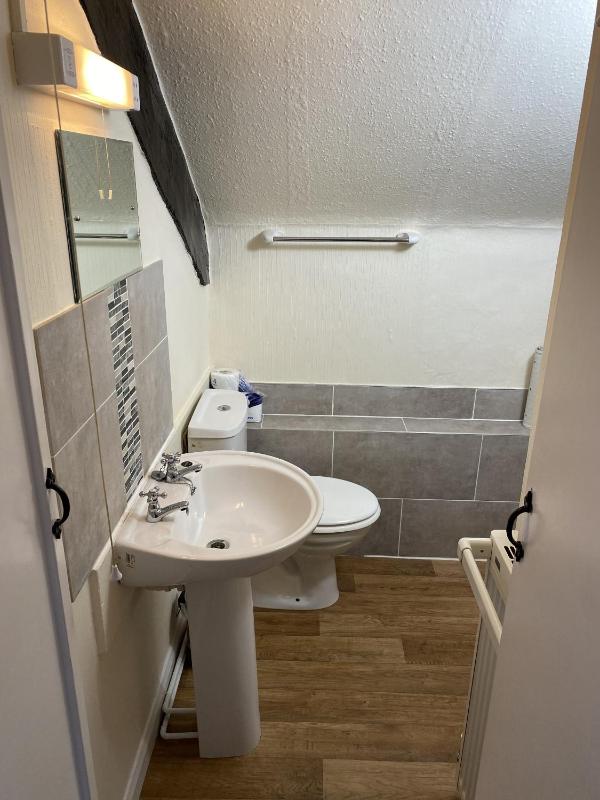 One-Bedroom Cottage image 2