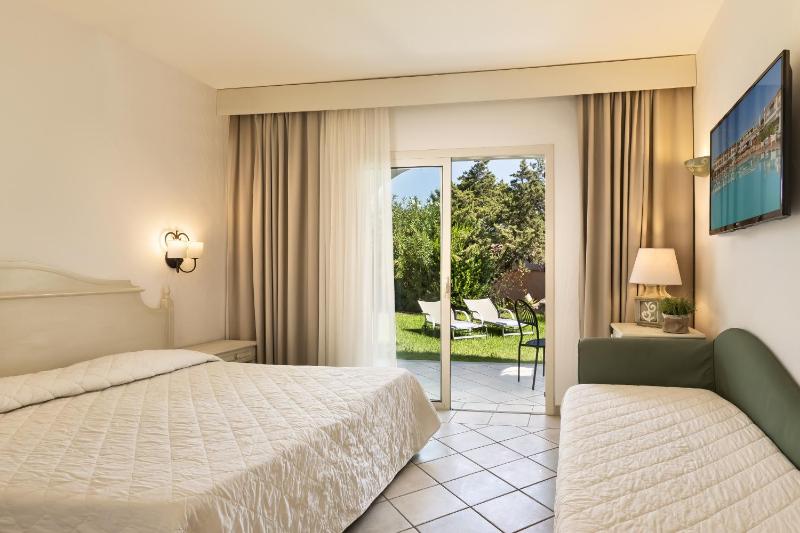 Comfort Triple Room image 3