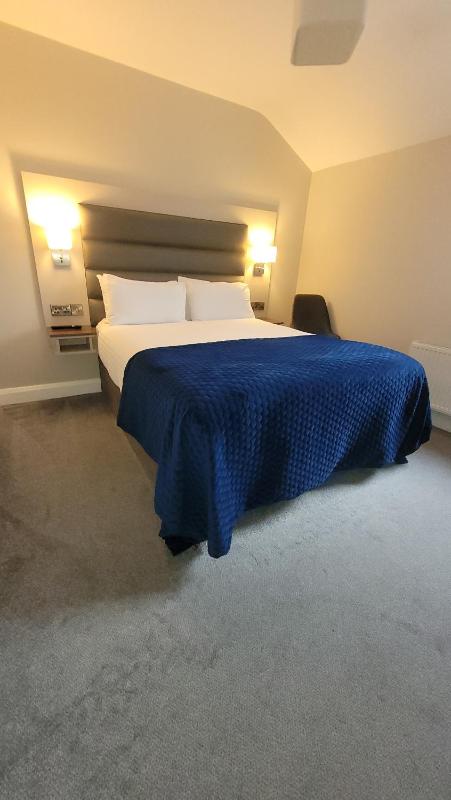 Double Room image 1