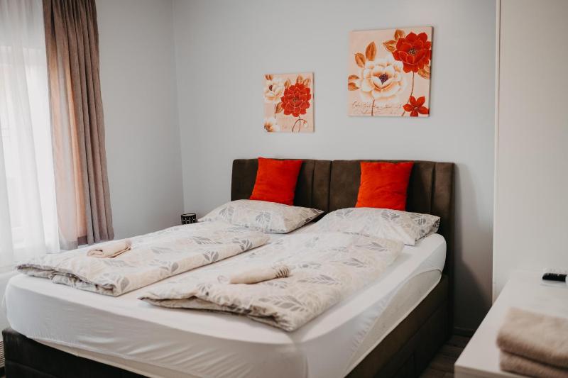Double or Twin Room with Bathroom image 3