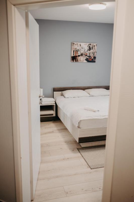 One-Bedroom Suite image 2