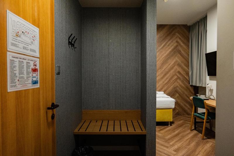 Standard Single Room image 2