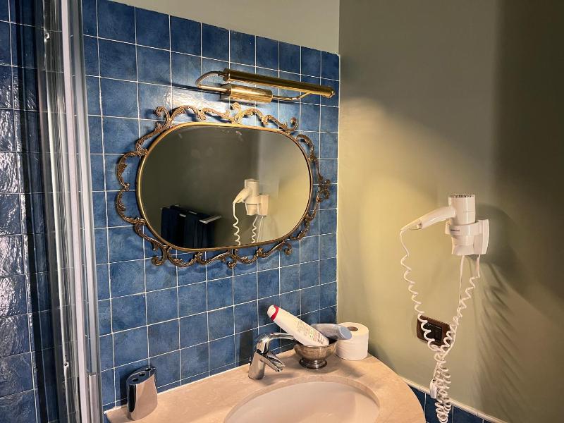 Double Room image 2