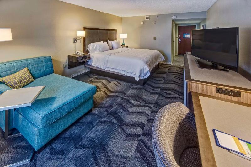 King Room with King Bed - Non-Smoking image 3