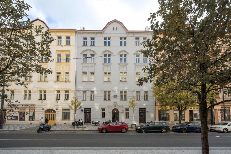 Prague Days - One bedroom apartment with workspace and TV - image 10
