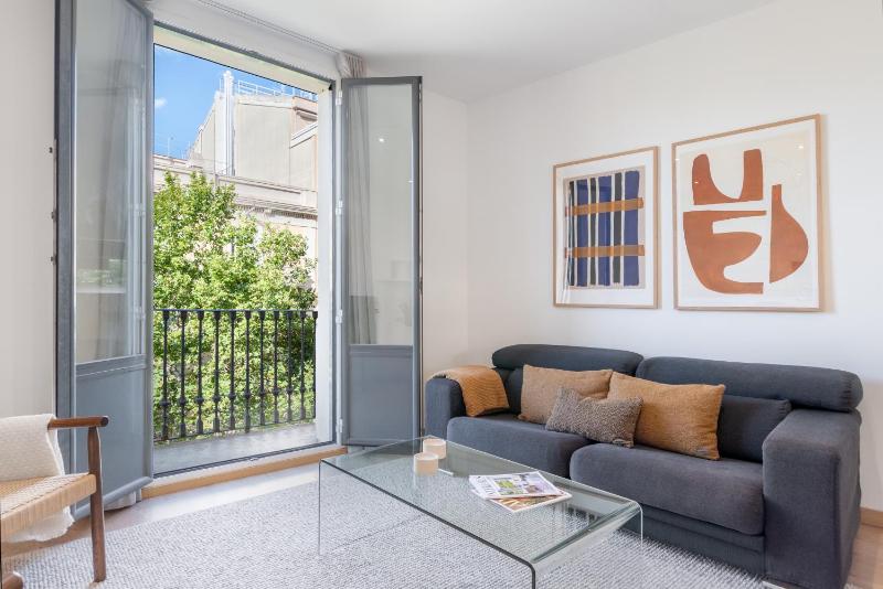 3 Bedroom Apartment with Balcony  image 1