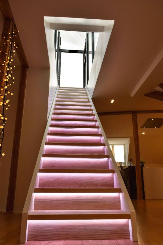 Central Penthouse with Private Rooftop Terrace - image 10