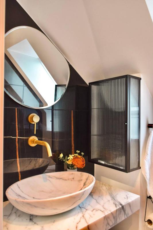 Central Penthouse with Private Rooftop Terrace - image 15