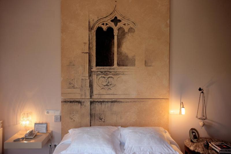 Double Room with Terrace image 4