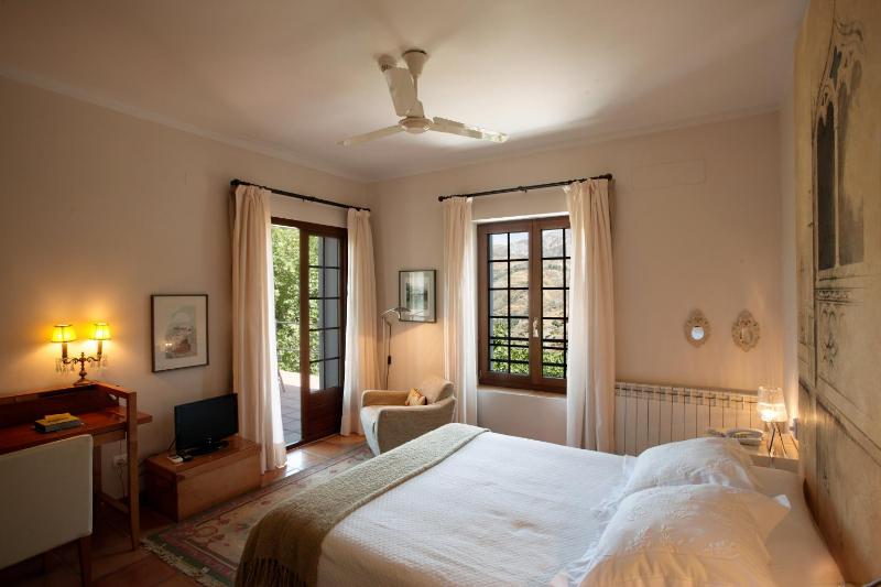 Double Room with Terrace image 2