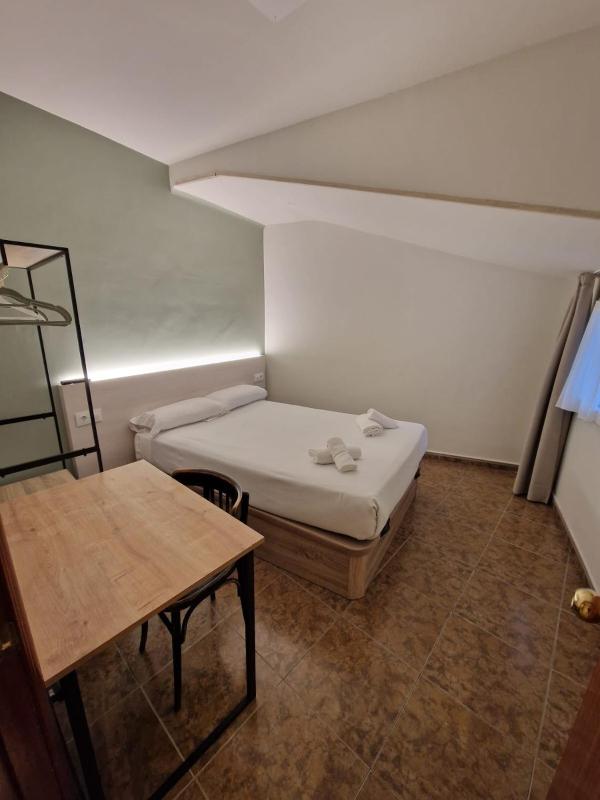 Double Room image 4