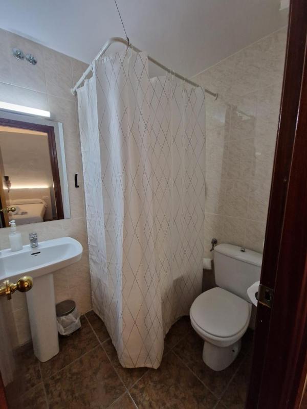 Double Room image 2