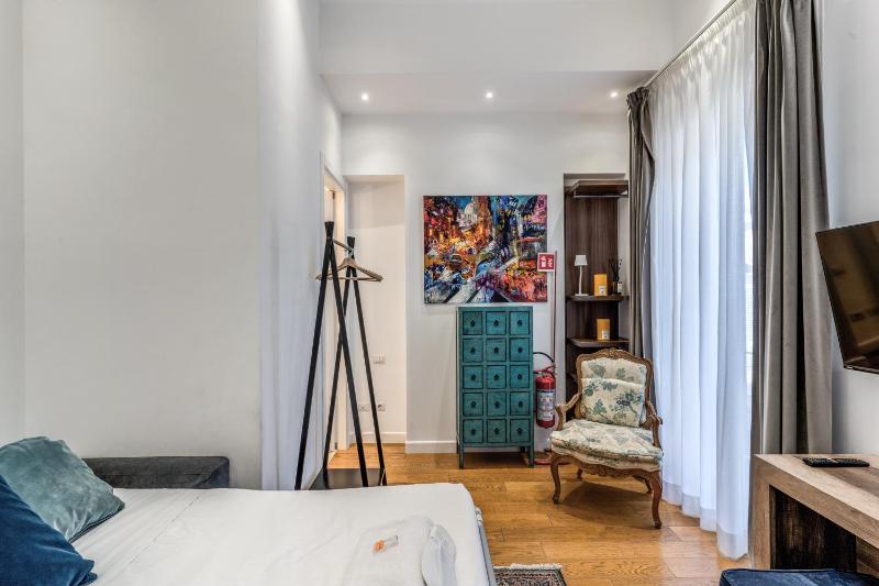 Suite with Balcony image 1