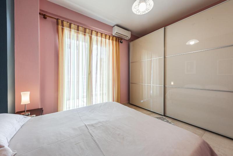 Main square apartment - image 6