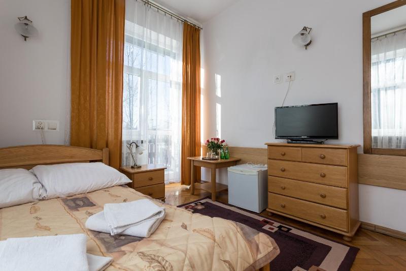 Double Room image 4