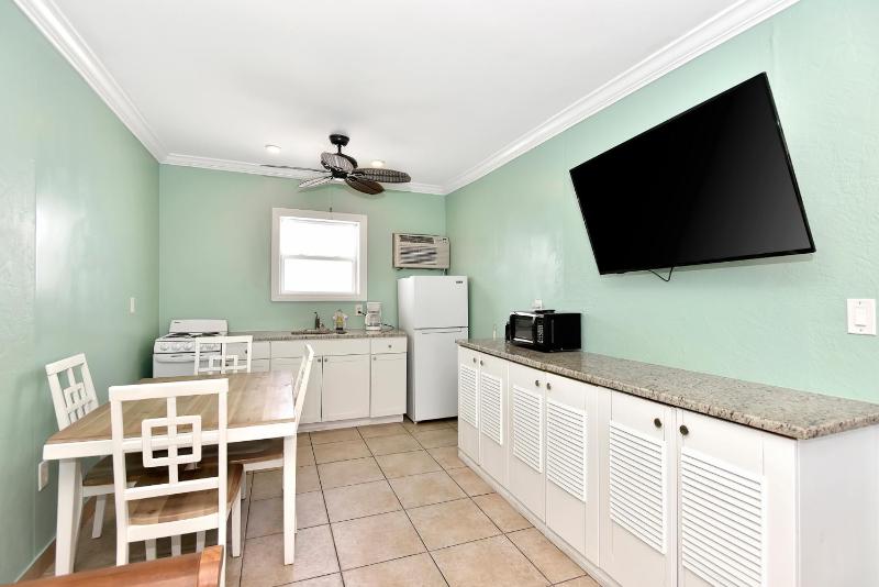 Shoreline Suites & Cabana Cottages – Beachfront - image 30