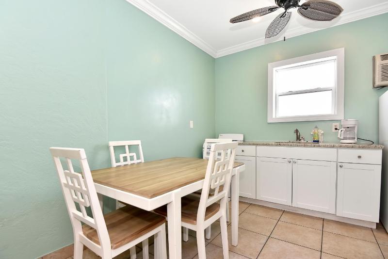 Shoreline Suites & Cabana Cottages – Beachfront - image 18